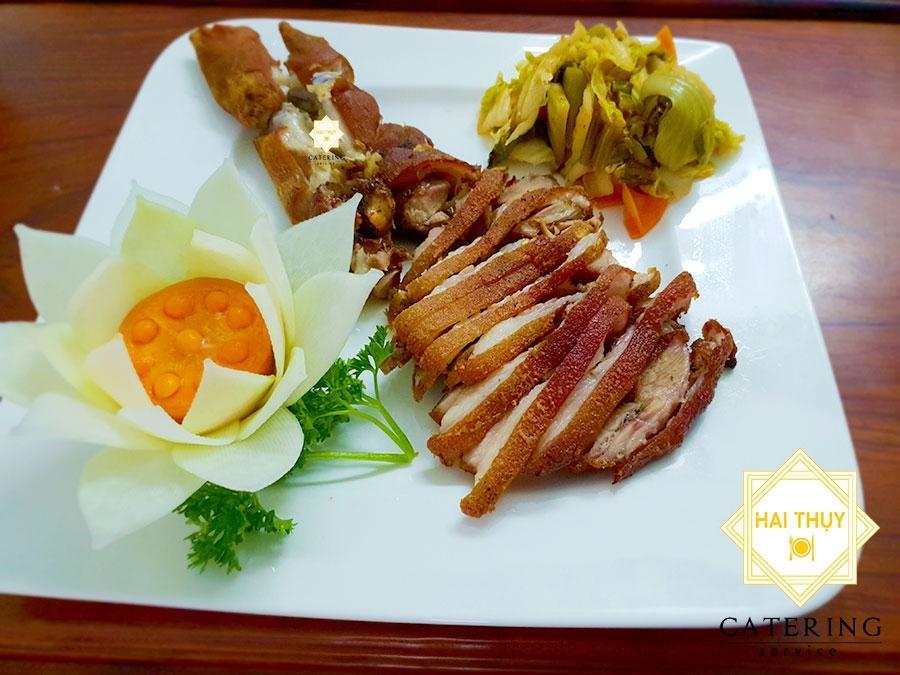 Món Giò heo muối kiểu Đức