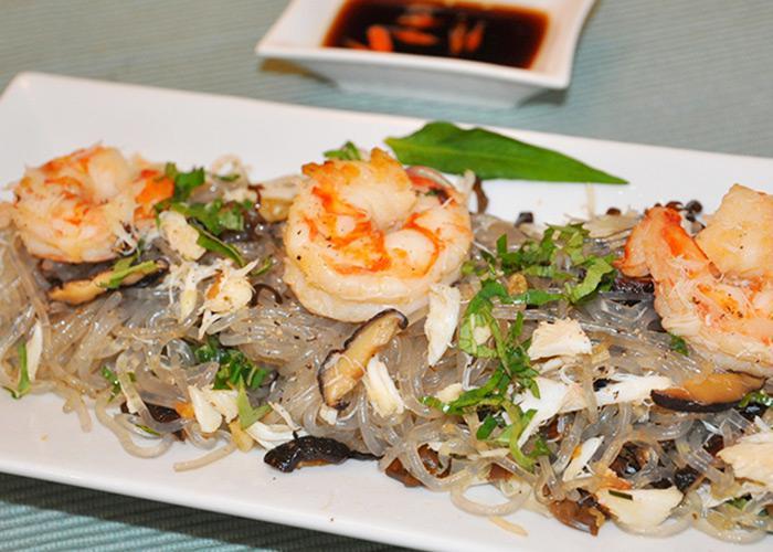 Sáng cuối tuần cùng dịch vụ nấu tiệc tại nhà vào bếp trổ tài với món tôm nấu miến ngon khó cưỡng