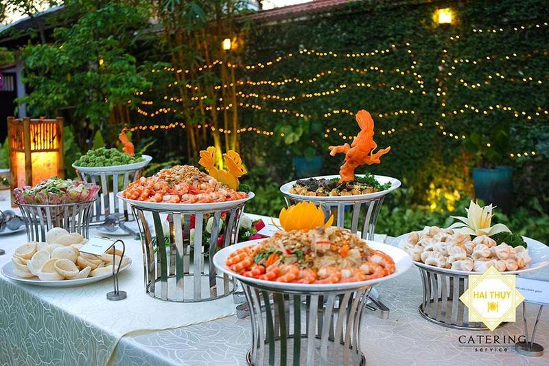 Đặt tiệc buffet tại nhà đúng chuẩn - Hai Thụy Catering 